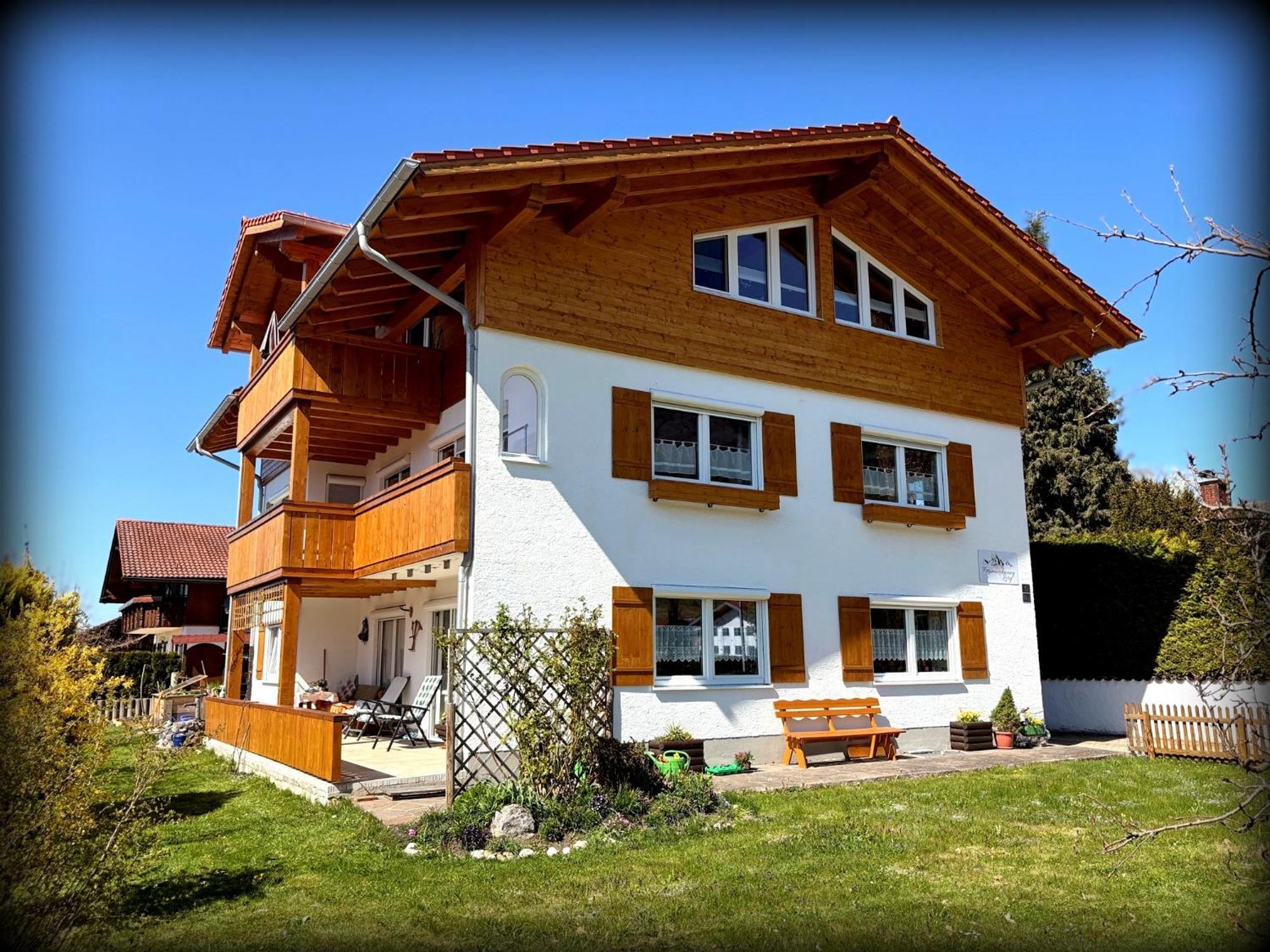 23 Neu Erbaute Ferienwohnung Mit Schloss- Und Panoramablick Halblech Dış mekan fotoğraf